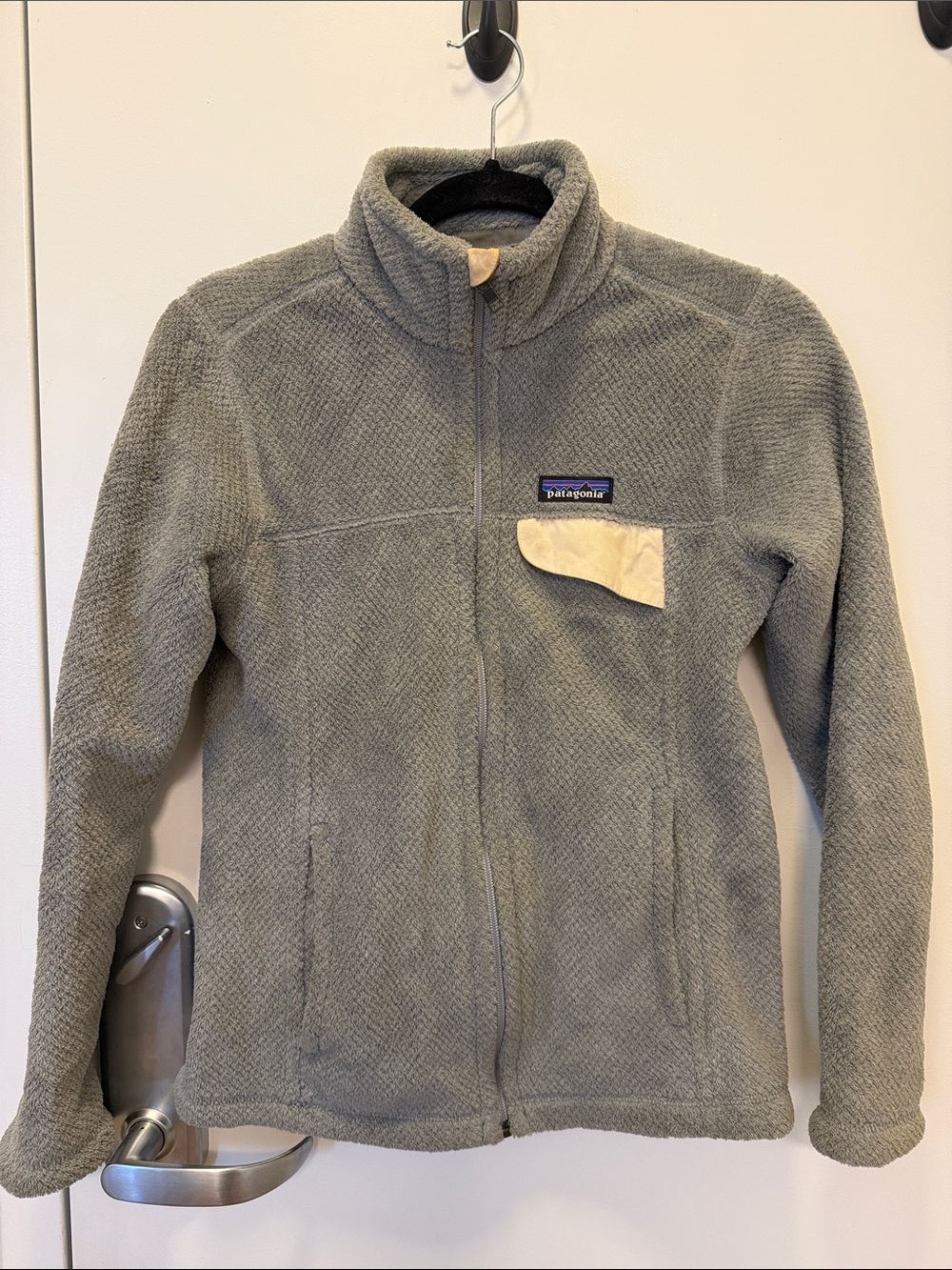Patagonia Gray Full-Zip Fleece Jacket with Cream Chest Pocket